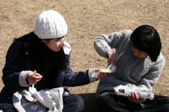 김밥 먹는 파트라슈들.